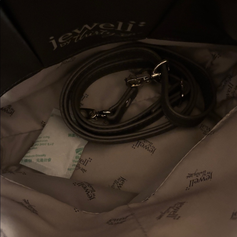 Thirty one grey Paris handbag with crossbody strap - Picture 3 of 7